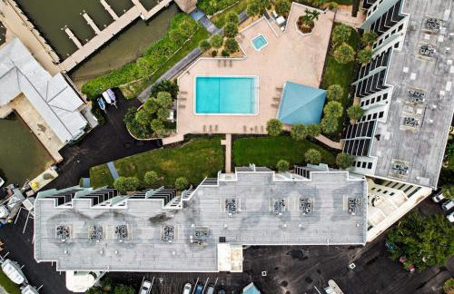 Retreat, Relax, & Repeat in Riverside - Foto 42