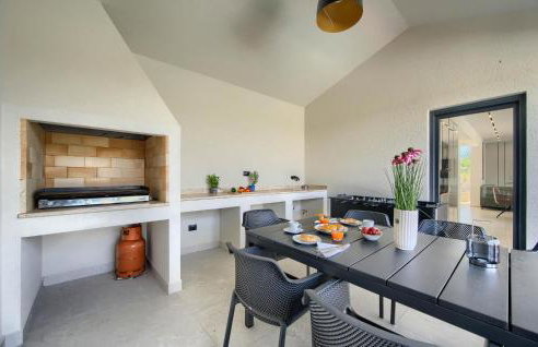 3 Bedroom Cozy Home In Nedescina - Foto 29