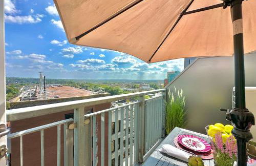 Contemporary Bromley Penthouse with Balcony - Foto 19