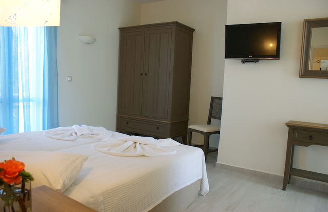 Alkyoni Beach Hotel - Photo 19