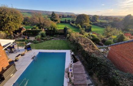 Large house with pool only 15 mins from the beach - Foto 28