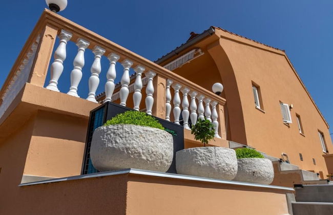 Villa Akulica With Heated Outdoor Pool and Seaview - Photo 51