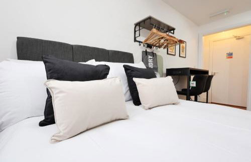 New Lodge Studios with Full Kitchen and Parking - Foto 29