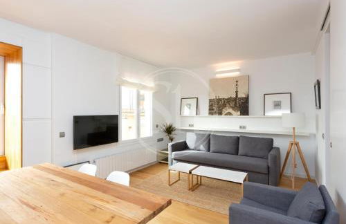 Bonito Apartamento con vistas a la Sagrada Familia - Foto 1