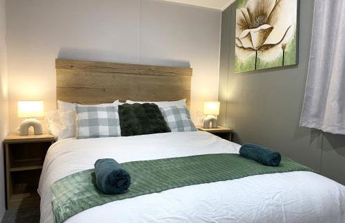 BAF Luxury Stays - Billing Aquadrome - Caravan Sleeps 8 - Photo 23