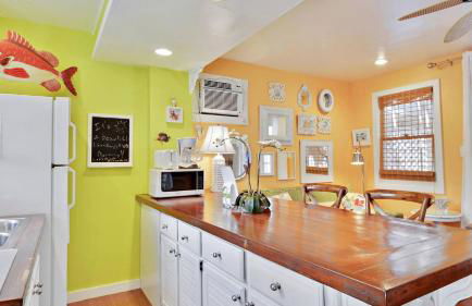 Tranquility by Avantstay Close to Duval St w/ BBQ & Shared Pool - Photo 18