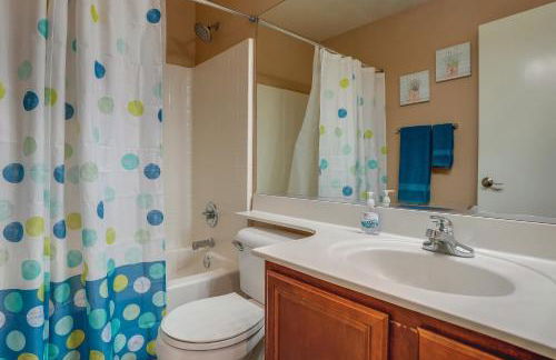 Fenced Backyard and Fire Pit Bright Peoria Home! - Foto 18