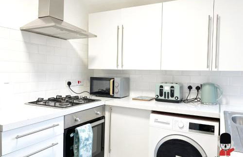 KozyGuru / Wigan / 2BR 4Beds / Newly Refurbished Stylish Holiday House / Close to Big Retail Park / UWNE034 - Foto 22