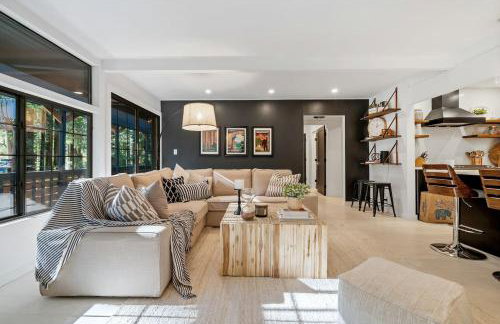 Relaxing Home Among The Redwoods - Dog-Friendly - Photo 9