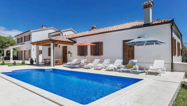 Large Holiday Home With Swimming Pool - Foto 2, Profilbild