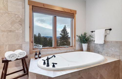 BEST VIEWS! Luxury Mountain Home - Saltwater HotTub, Firepit, BBQ- Close to SKI, Red Rocks - Foto 43