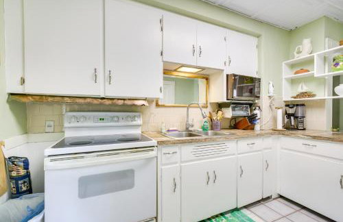 Quaint Beverly Townhome Walk to Beach and Downtown! - Photo 10