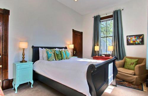 Big Blue House - Near Forsyth Park - Lower Unit - Photo 21