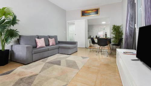 Studio Home Away from Home - Photo 5