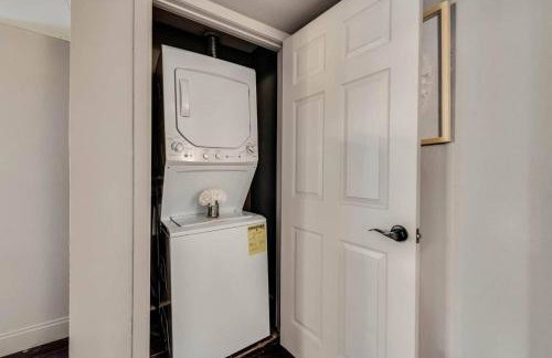 Contemporary Dallas 2BR Condo Patio & Pool - Foto 20