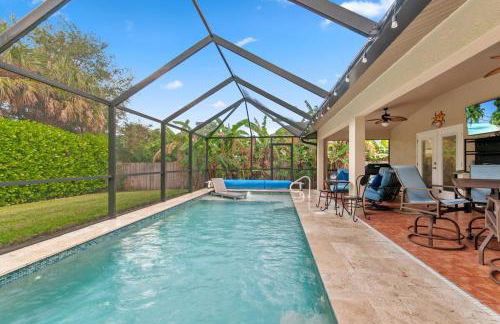 Modern Luxury Retreat in Naples - Photo 26