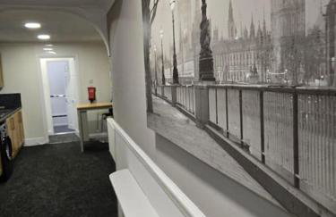 Levy Nook House 1 bed apartment 5 minute walk to Stockton town centre & Free Parking - Foto 19