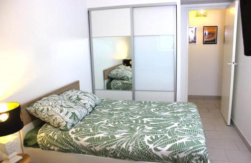 Appartement l'esprit de Lourdes, proche sanctuaire et gare, vue sur le château - Foto 12