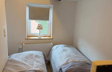 Ferienwohnung im Fachwerkhäuschen Nähe Edersee mit 2 Schlafzimmern, Terrasse, Parkplatz - Wohnung 1 - Photo 3