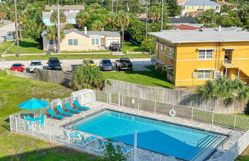 Mad Beach Hideaway - Photo 18