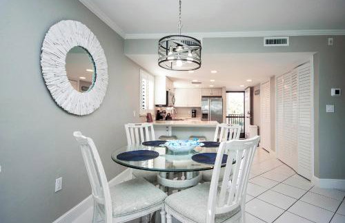 Tranquil 2nd floor beachfront condo on Sanibel Island 2A2 - Foto 35