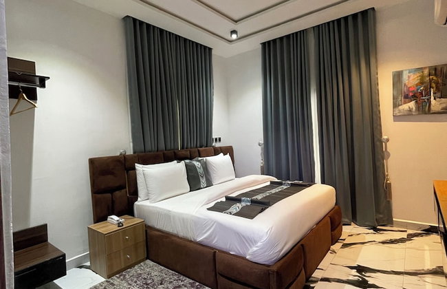 Lisa Suites - Photo 9
