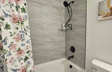 Charming 3 Bedroom house near Downtown IN - Photo 42