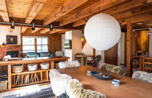 New! Designer 3BR Cabin Walk to Pond Mtn Views - Foto 54