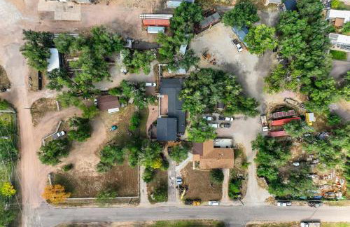 Red Rock Roost Posh Studio near Hiking Trails - Foto 33