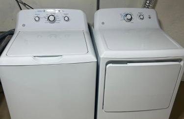 Spacious 3 Bedroom Home with Game Room and Parking - Foto 16