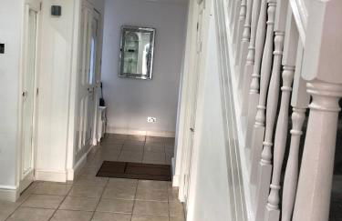 3 Bedroom House with a Private Garden - Foto 5