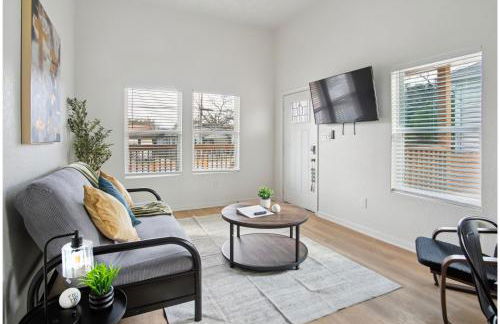 Peaceful Stays with Easy Access to Downtown - Foto 4