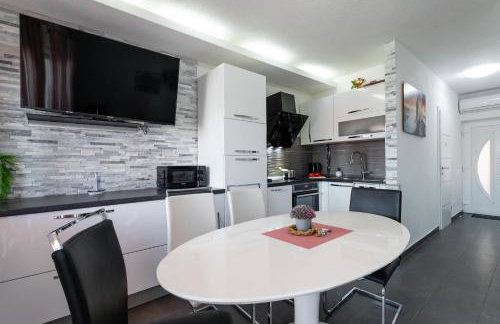 Bayview Villa by Pag tours - Photo 20