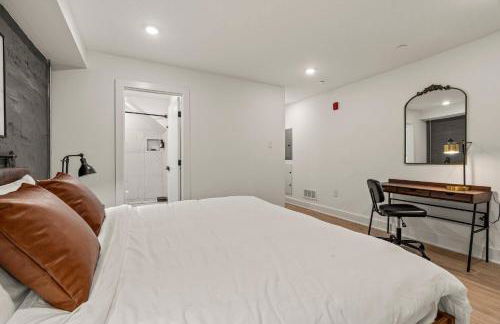 SLEEP 8 Outdoor Patio-Old City- 2 NEW Townhouses - Foto 28