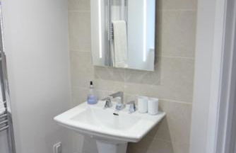 Charming St Davids Cottage with Cathedral Views - Photo 9