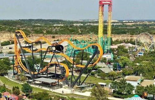 Walk to the Alamodome! Sleeps 6, Pet Friendly - Foto 18