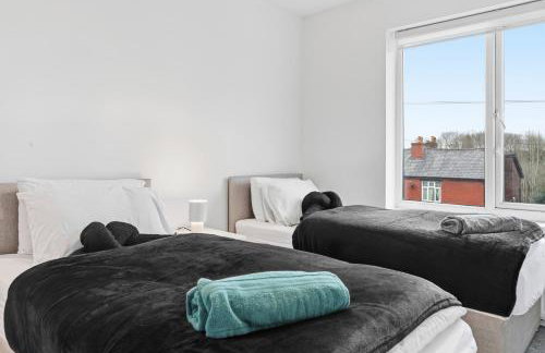 Lovely 4b Stay- Ideal for Contractors & Families - Photo 12