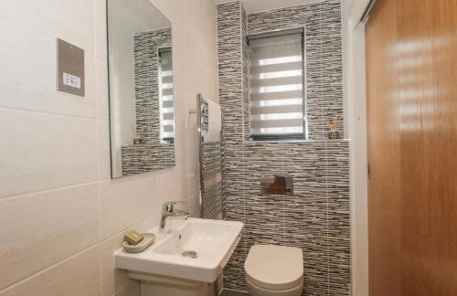 Agua de Plata, 16 Wakeling Island, Silverlake - Photo 10