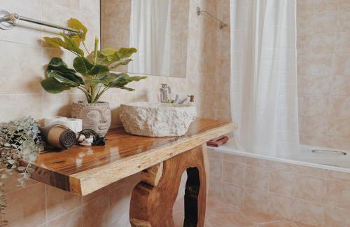 Digital Nomad Retreat, 6 Min to Beach & AC - Foto 6