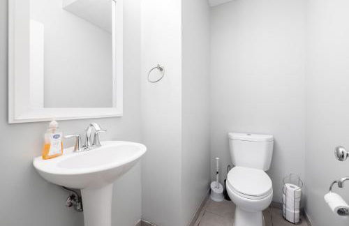 Luxury Downtown Townhome Unit 5 - Photo 16