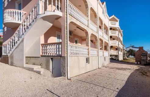 Nice Apartment In Rtina With Wifi - Photo 13