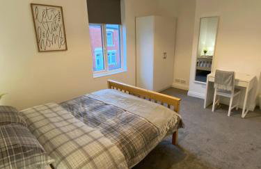 A spacious & modern 3-bed home - Foto 9