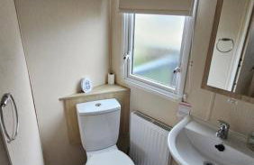 Great Yarmouth 10 Berth KP Holiday Home - NOW with Linen - Photo 13