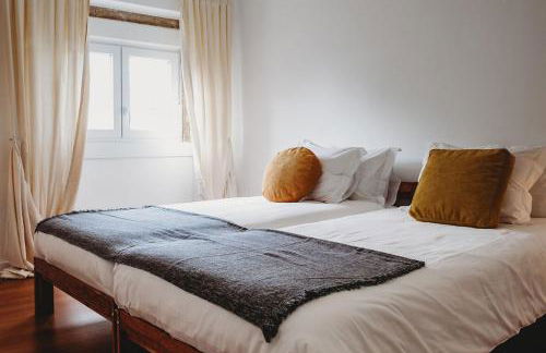 Artist’s corner in central Caldas - Photo 16