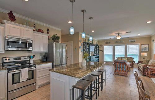 Ocean View and Grill Crystal Beach Bungalow! - Foto 9