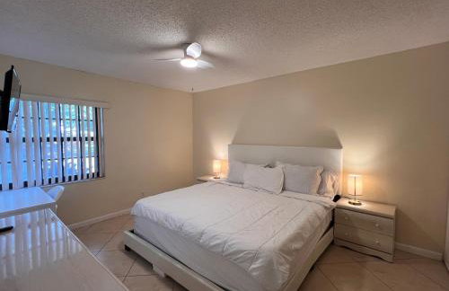 Entire Single Family home 3 bed 2 bath in water front big cozy back yard view - Foto 7