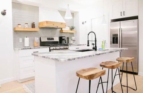 Newly Renovated! Beautiful home with game room. - Foto 7