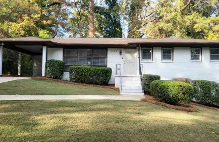 Rare Find! Private Heated Pool & Spa - Entire Home Near ATL City Center - Foto 5