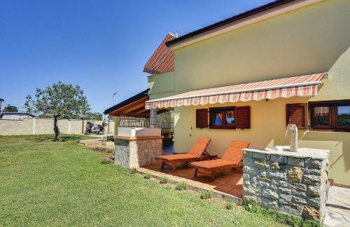 Ferienhaus mit Badminton- und Minifussballplatz - Foto 17