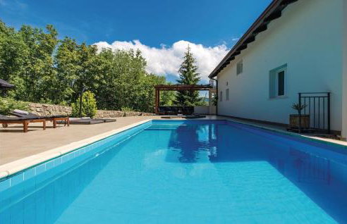 4 Bedroom Gorgeous Home In Jurdani - Photo 10